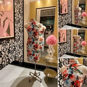 🌺BEBE 
Gorgeous Floral & Blue Print Dress